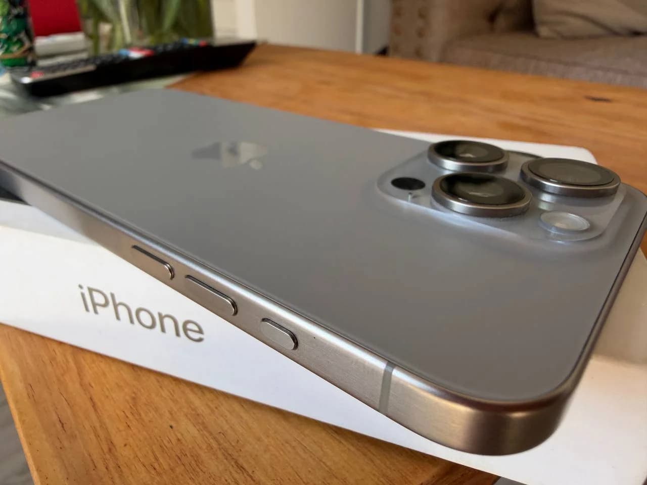 iPhone 15 Pro Max на 256 ГБ eSIM