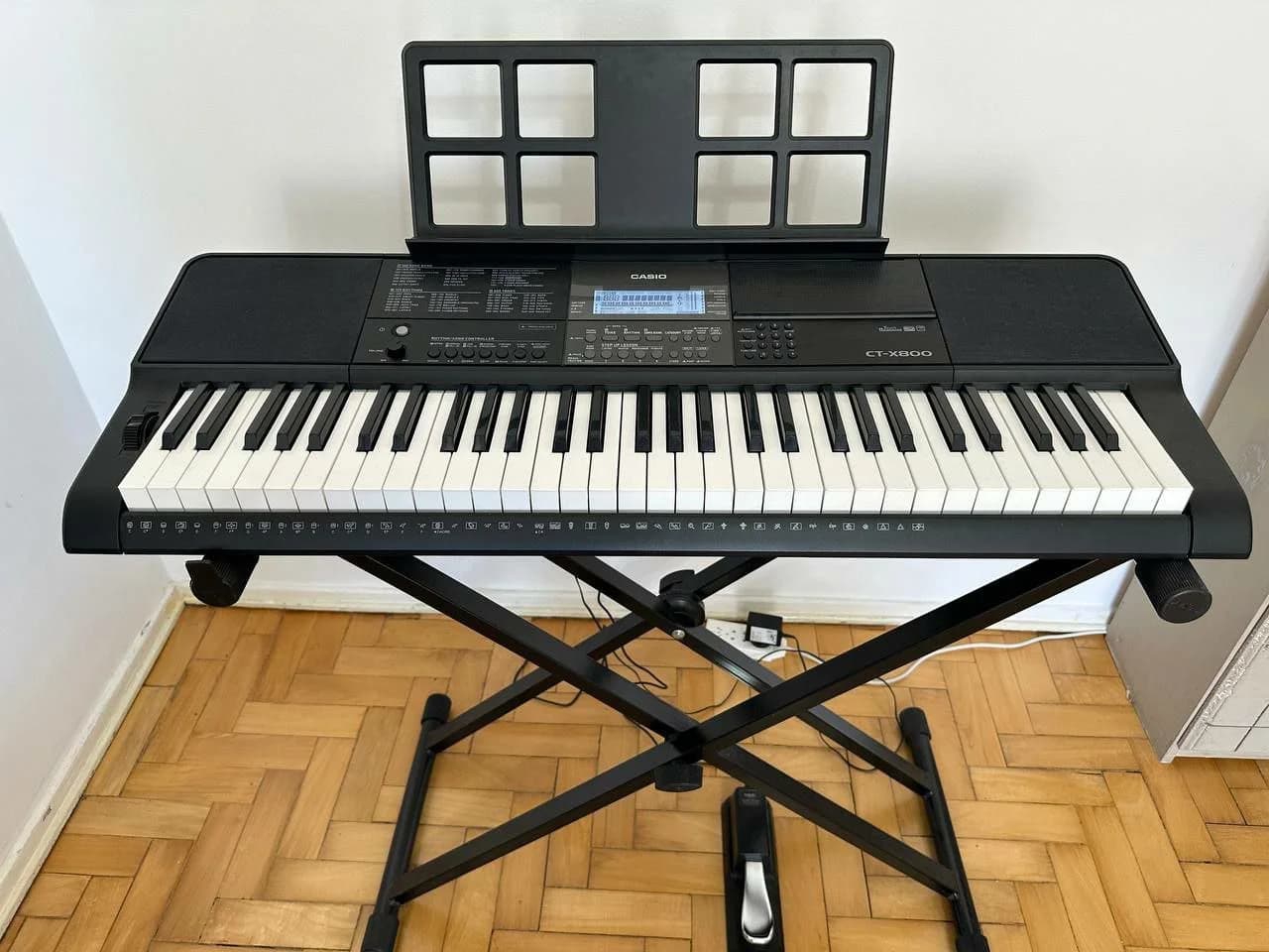 синтезатор Casio CT-X800 в идеальном состояние!