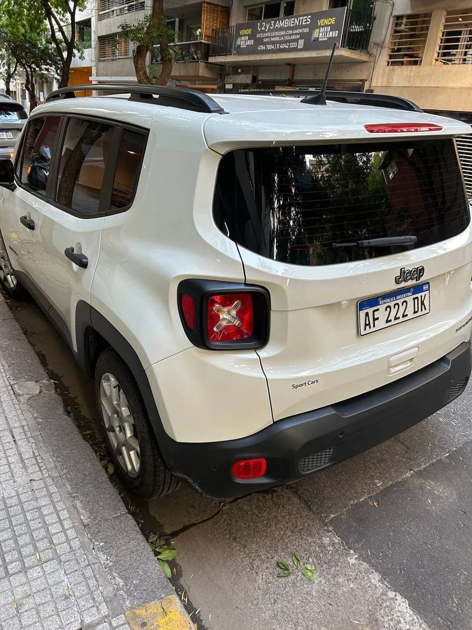 Джип Ренегейд 1.8 спорт автомат 2*4