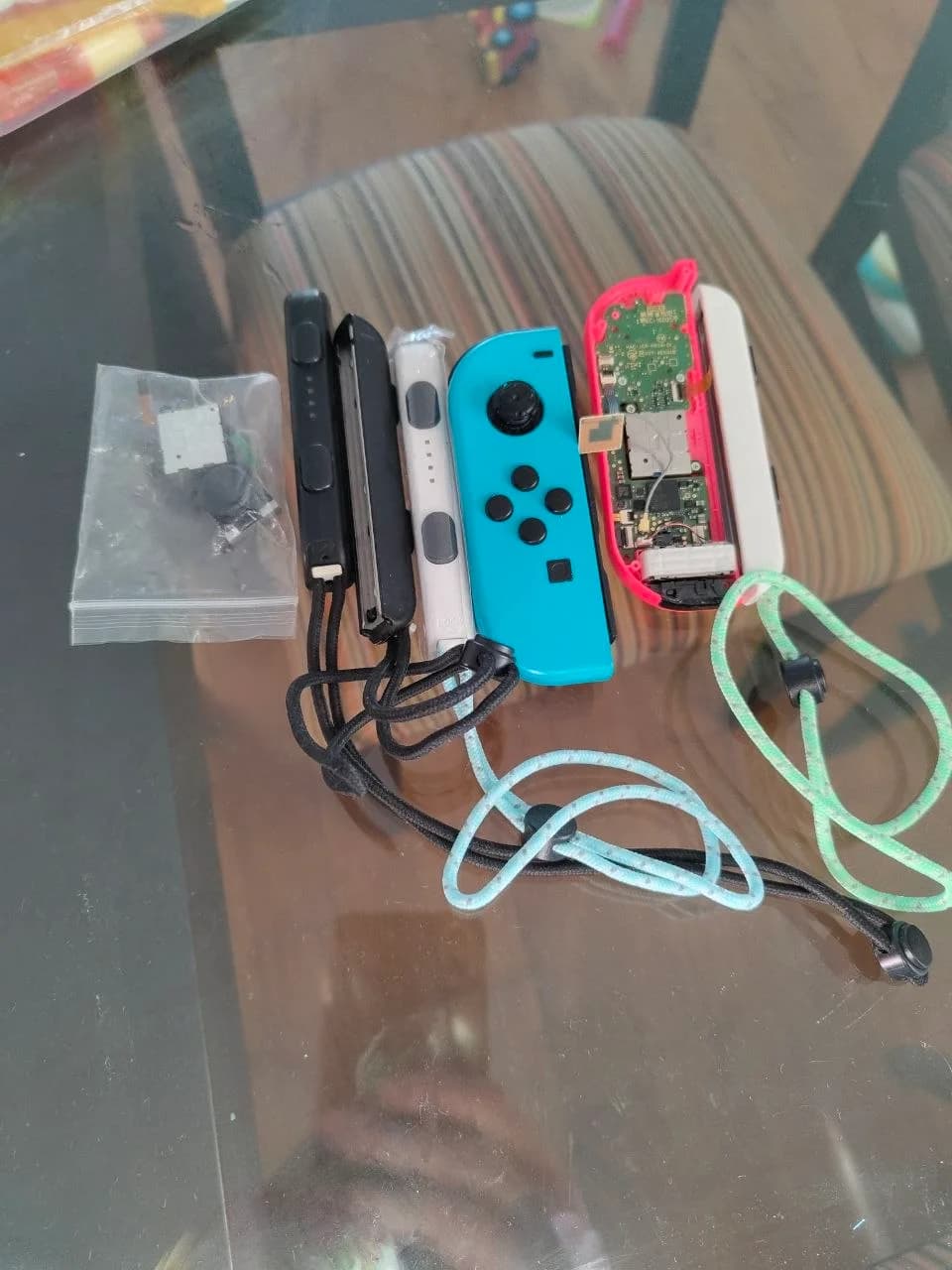 Запчасти для геймпадов Nintendo