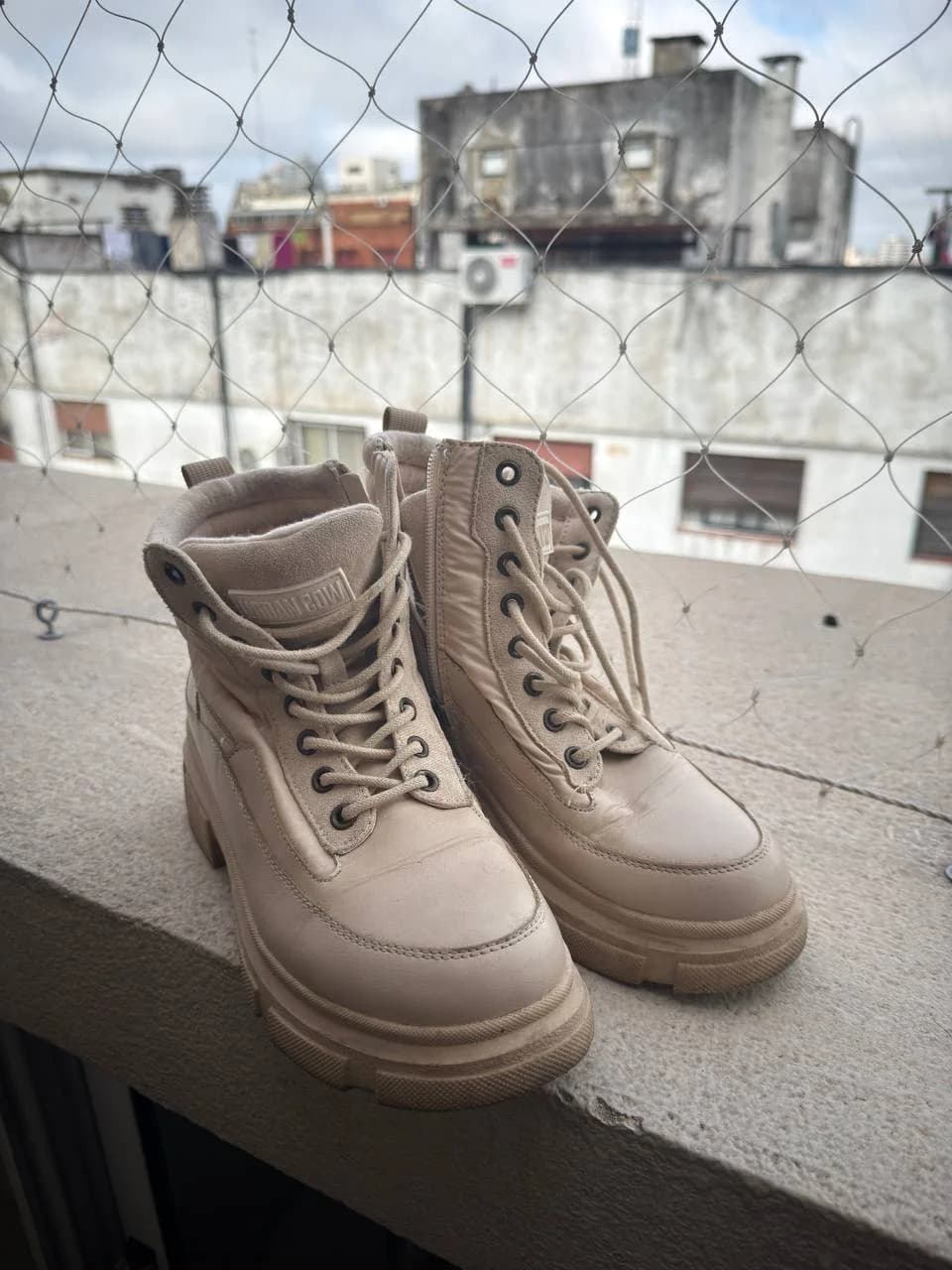 Женские ботинки