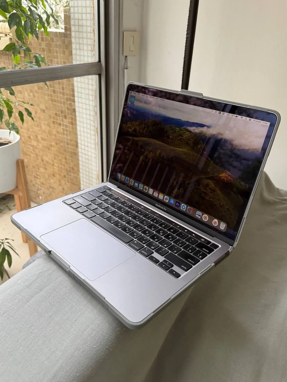 Ноутбук MacBook Pro M2 2022