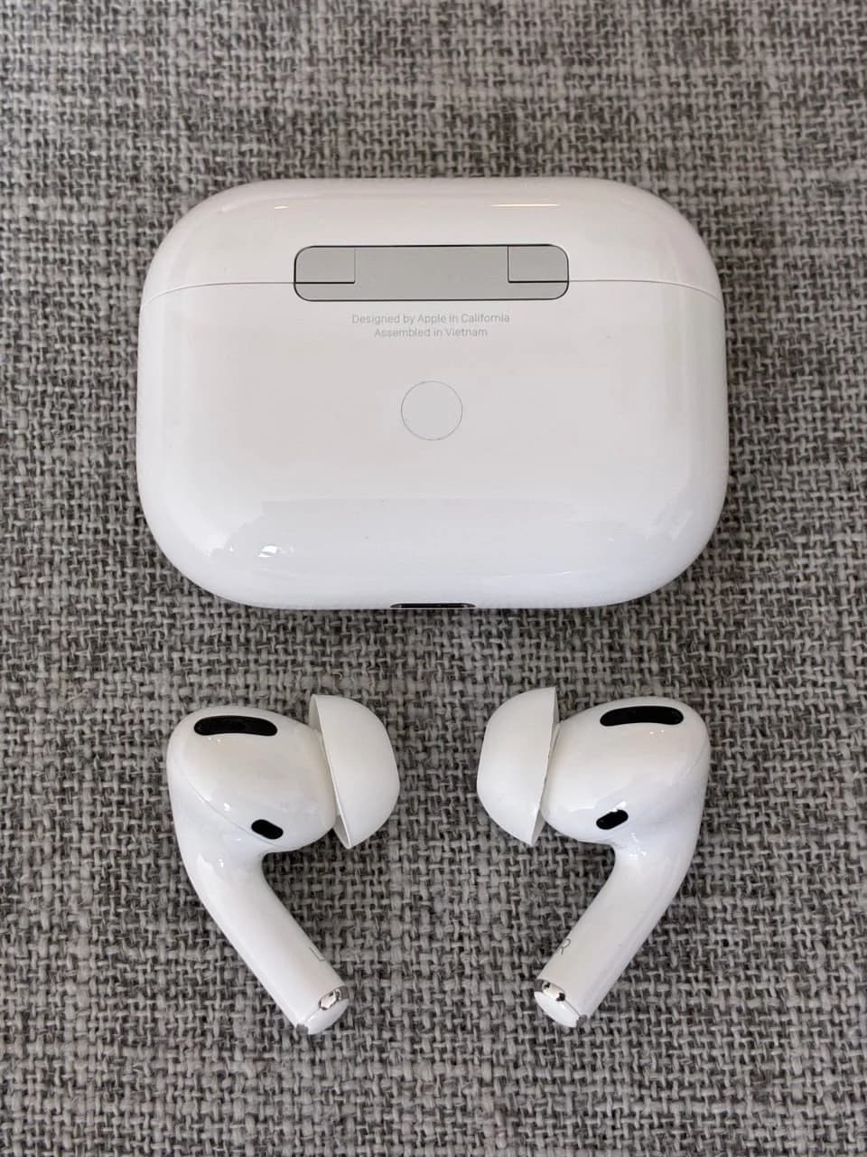 Apple AirPods Pro (1 Gen)