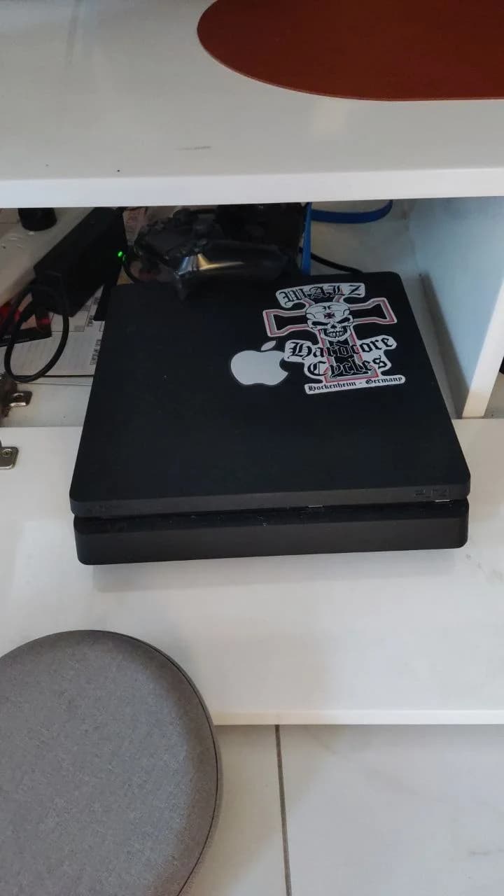 Play Station 4 Slim 512 GB