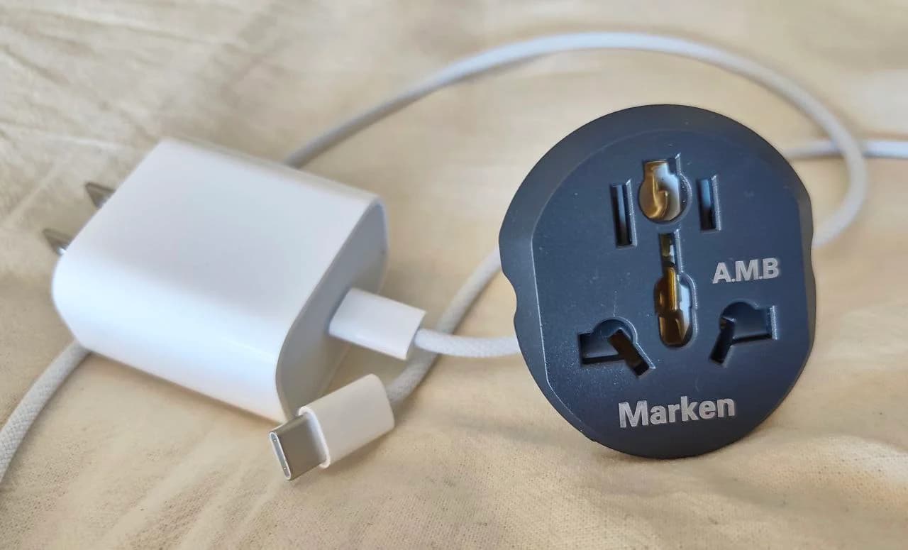 Зарядка Apple и переходник