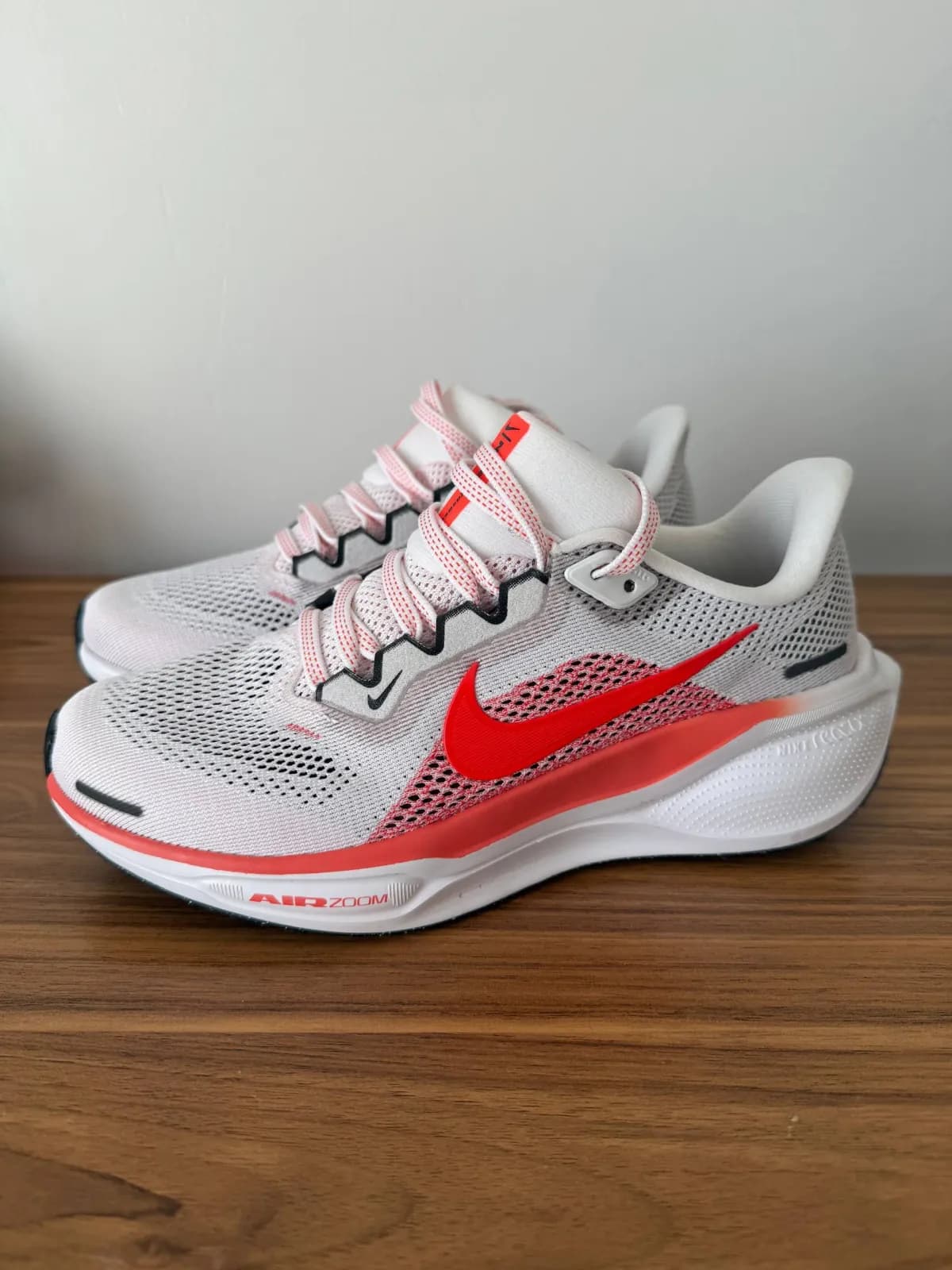 Кроссовки Nike 36 новые
