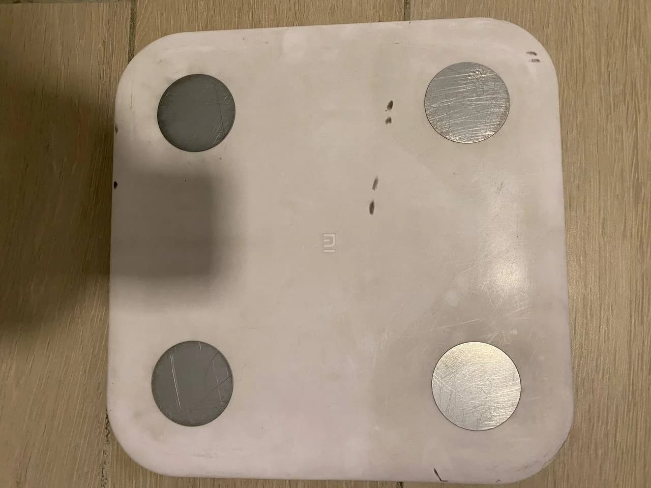 Весы напольные Xiaomi и колонка JBL