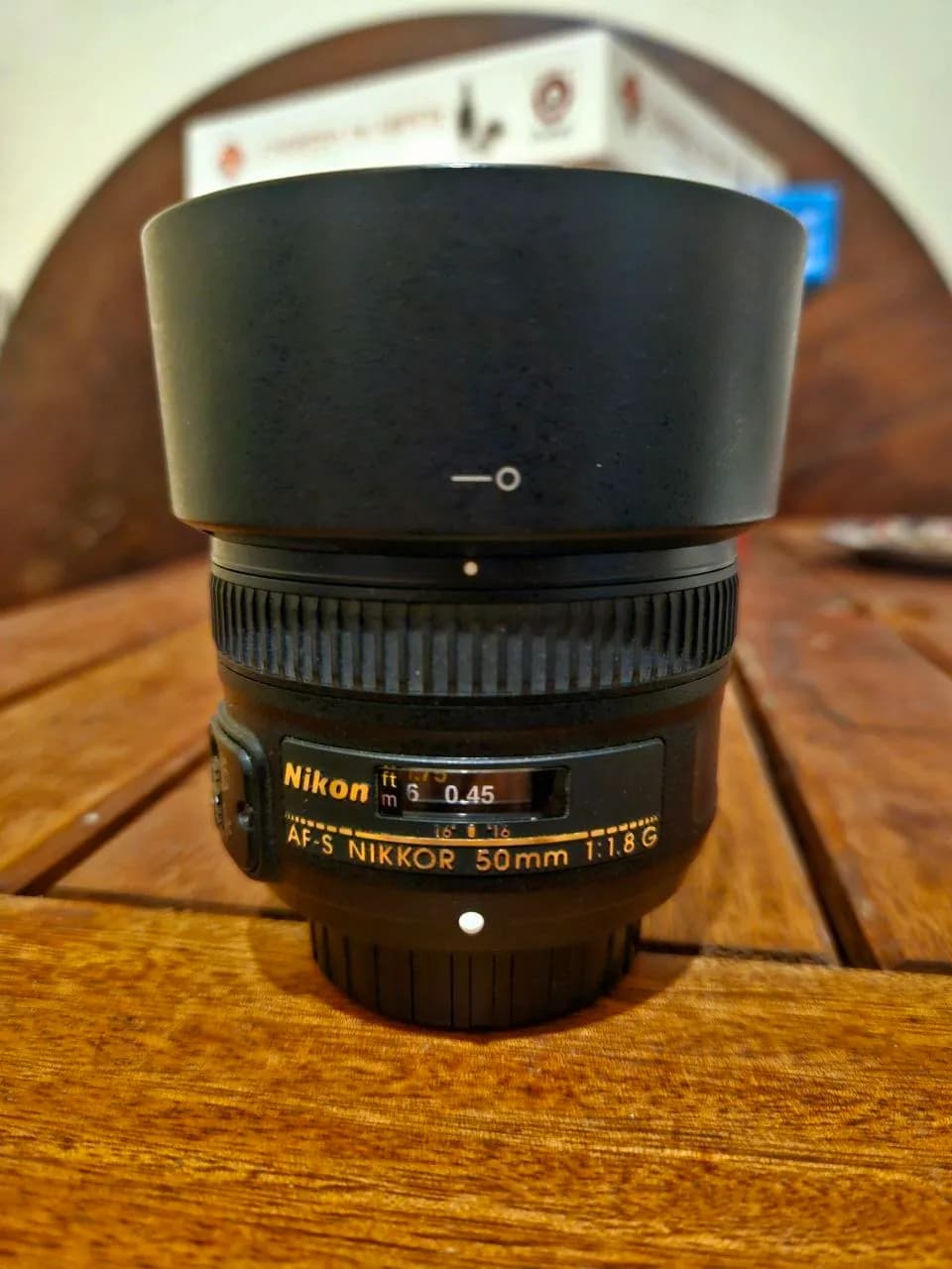 Объектив Nikkor 50mm f/1.8G с блендой