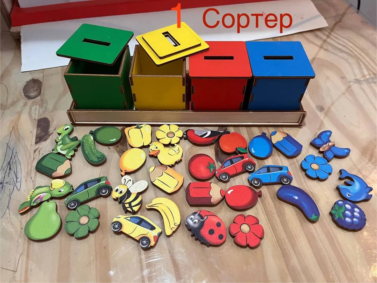 Деревянные игрушки сортеры шнуровки кубики