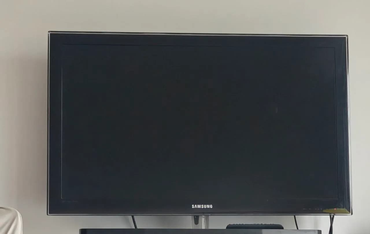 Телевизор Samsung диагональ 98 см