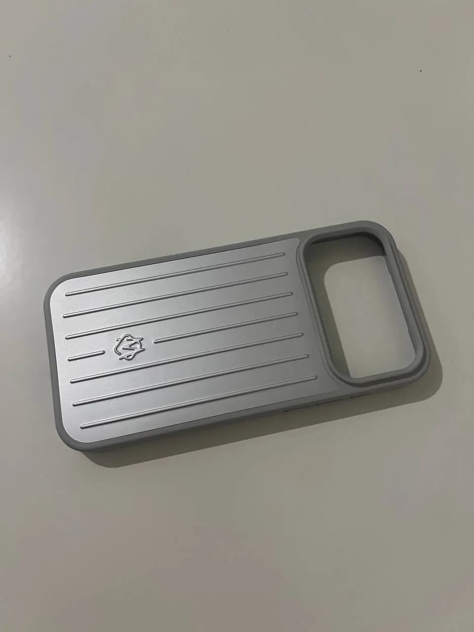 Чехол для iPhone 17 Pro Max новый