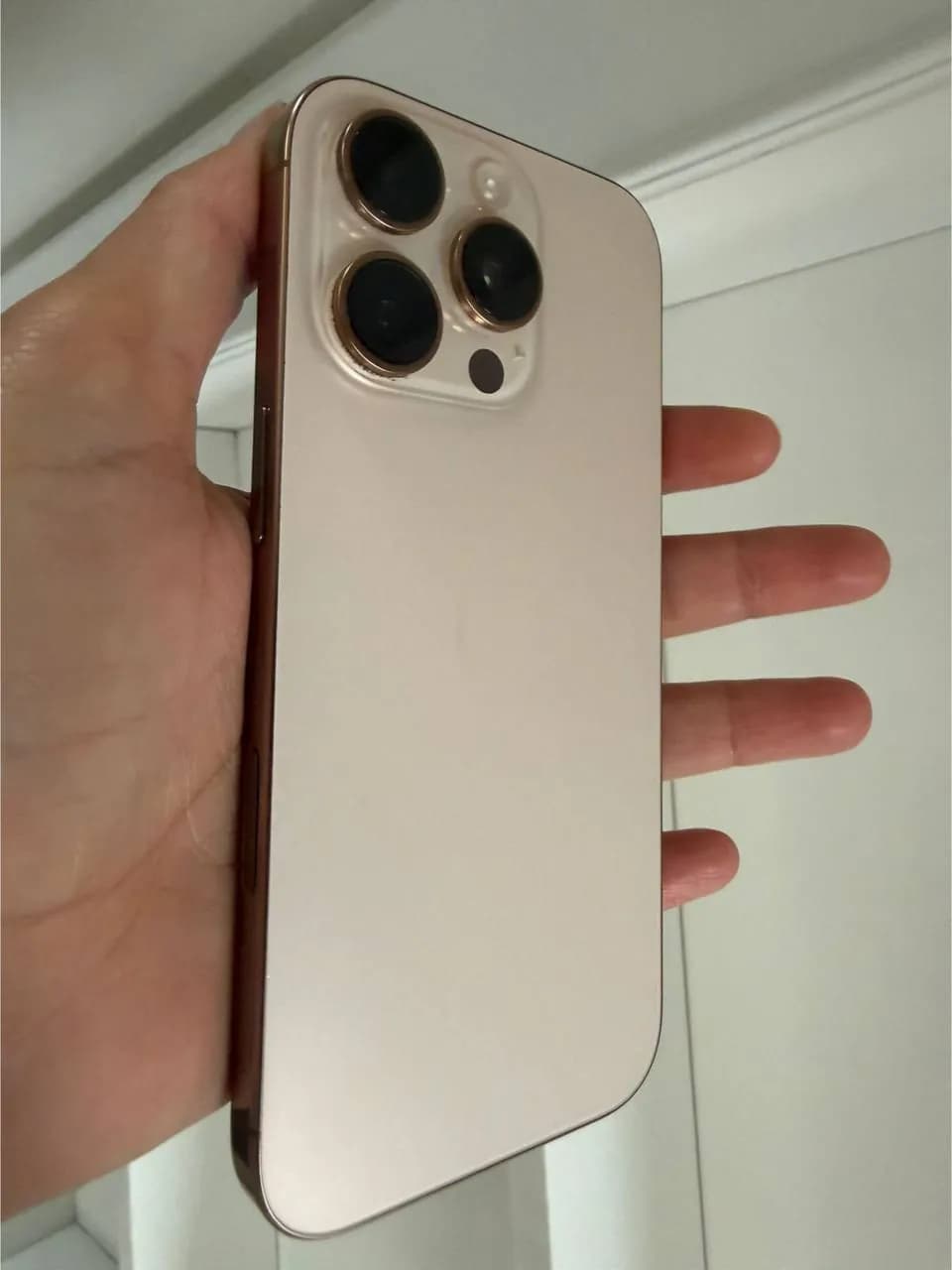 iPhone 16 Pro 256GB как новый аккумулятор 98%