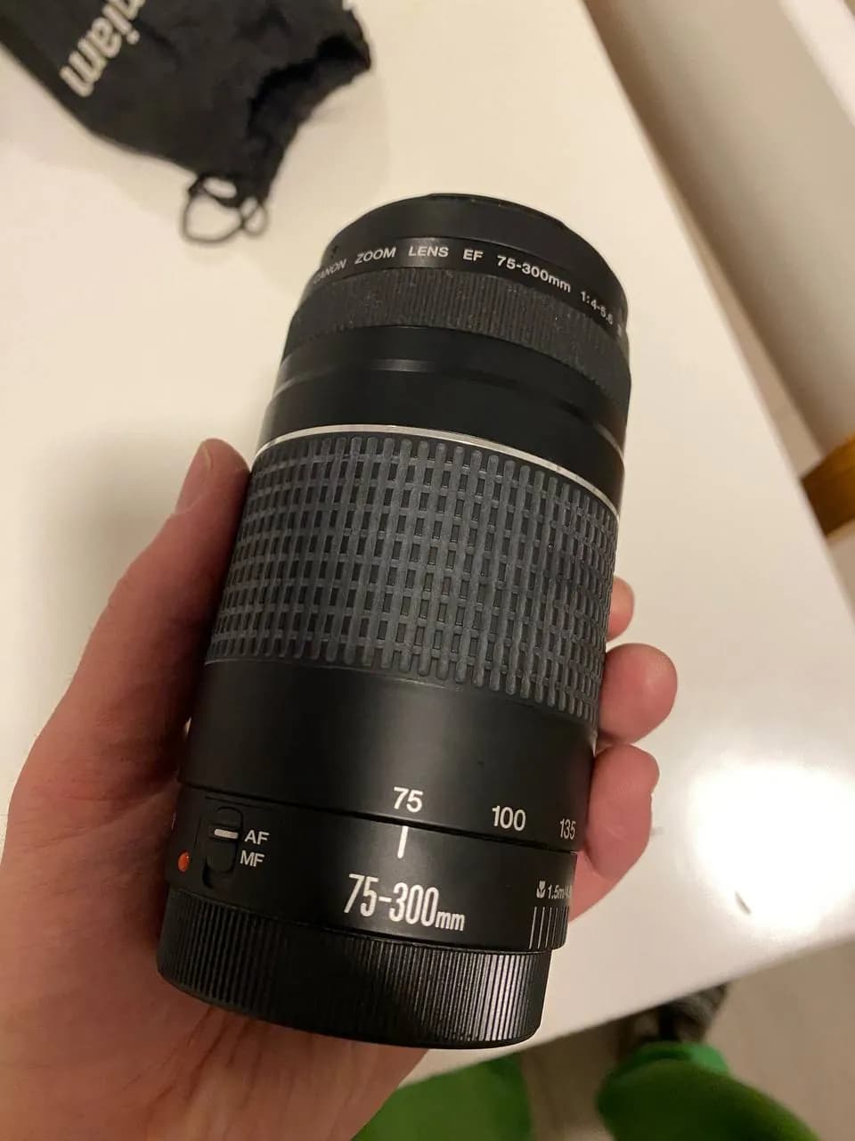 Объектив Canon EF 75-300mm