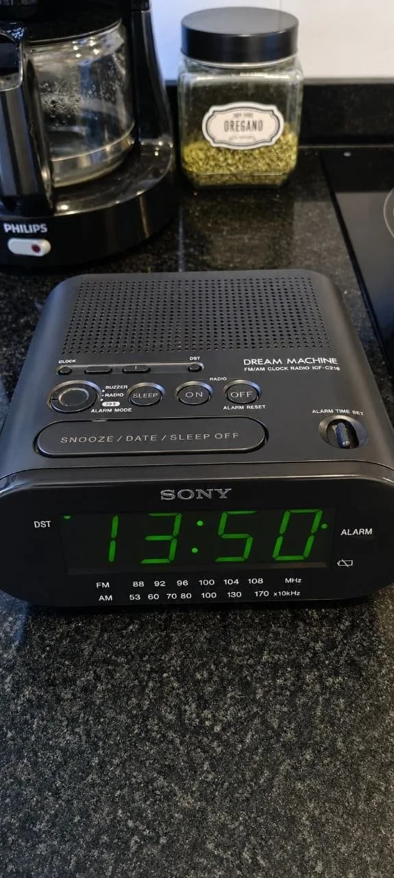 Часы-радио Sony Dream Machine ICF-C218
