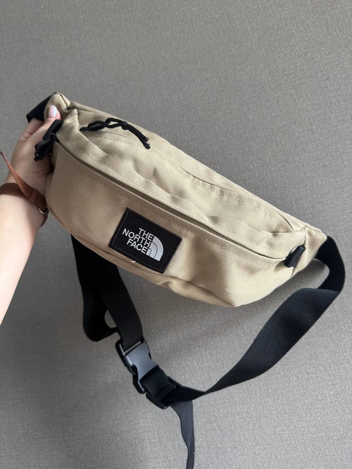 Поясная сумка TNF синяя почти новая