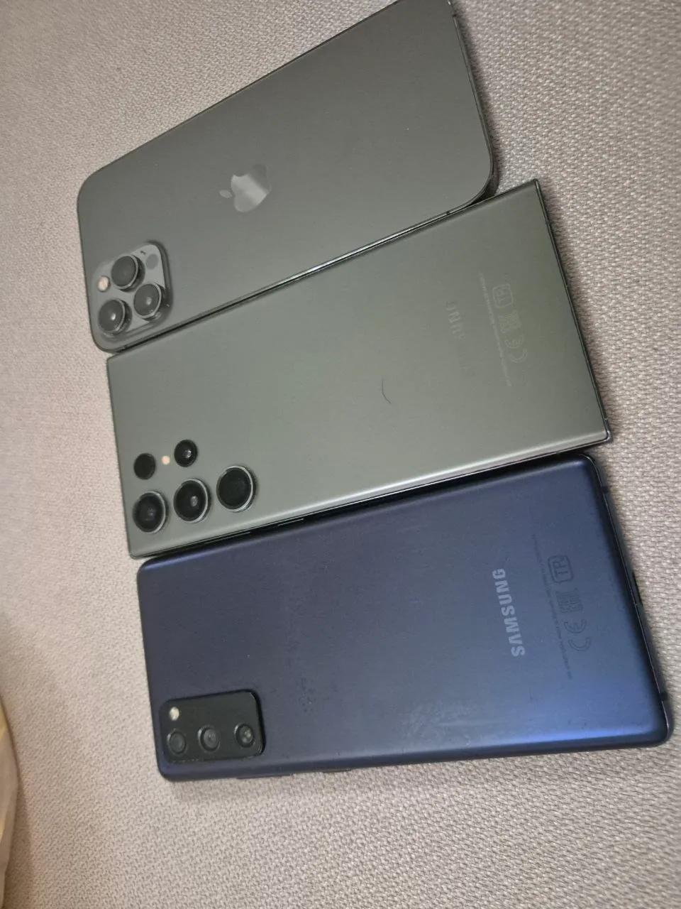 Смартфоны Samsung и iPhone