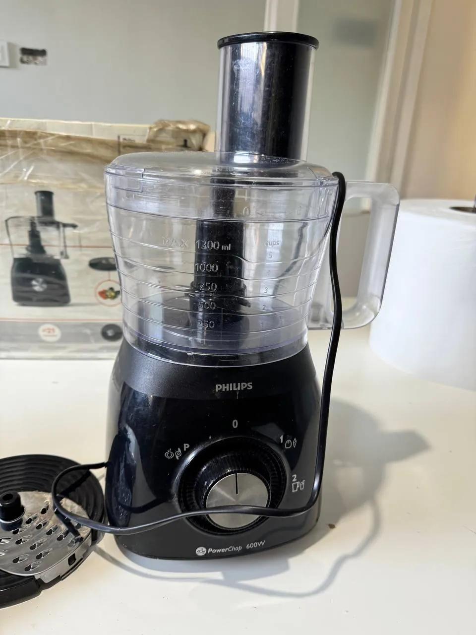 Кухонный комбайн Philips Viva HR7630