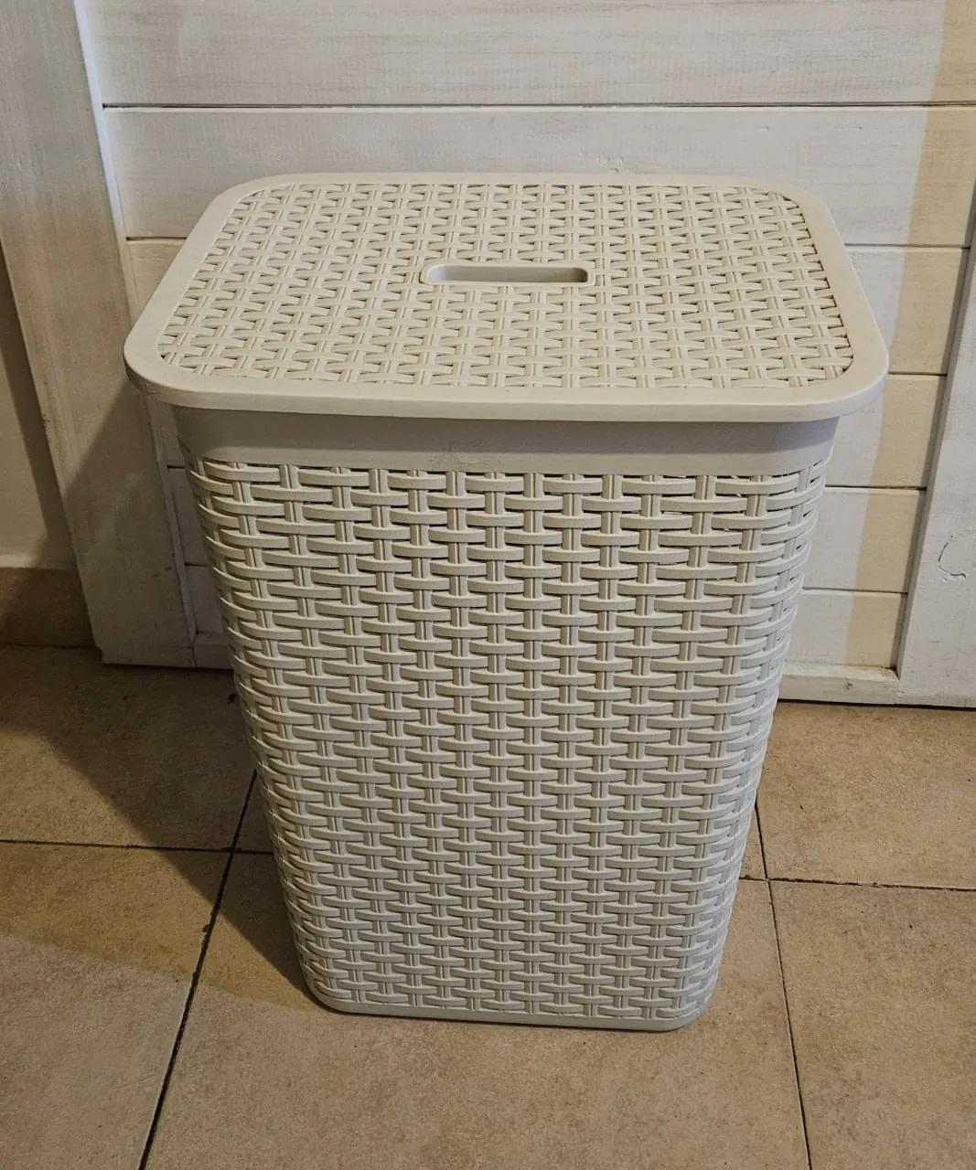 Корзина для белья с крышкой 57×42 см