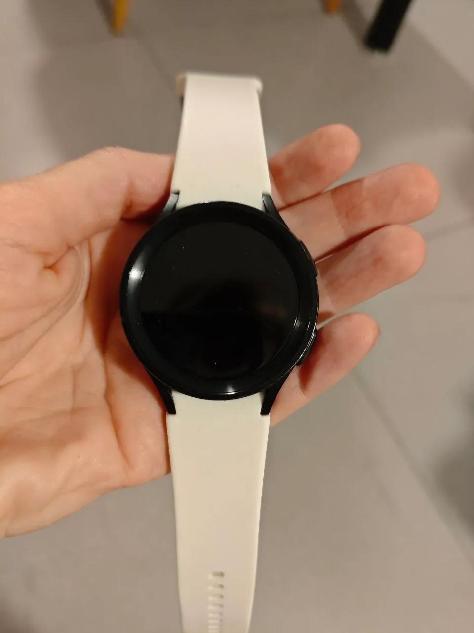 Смарт-часы Samsung Galaxy Watch4 Classic R920