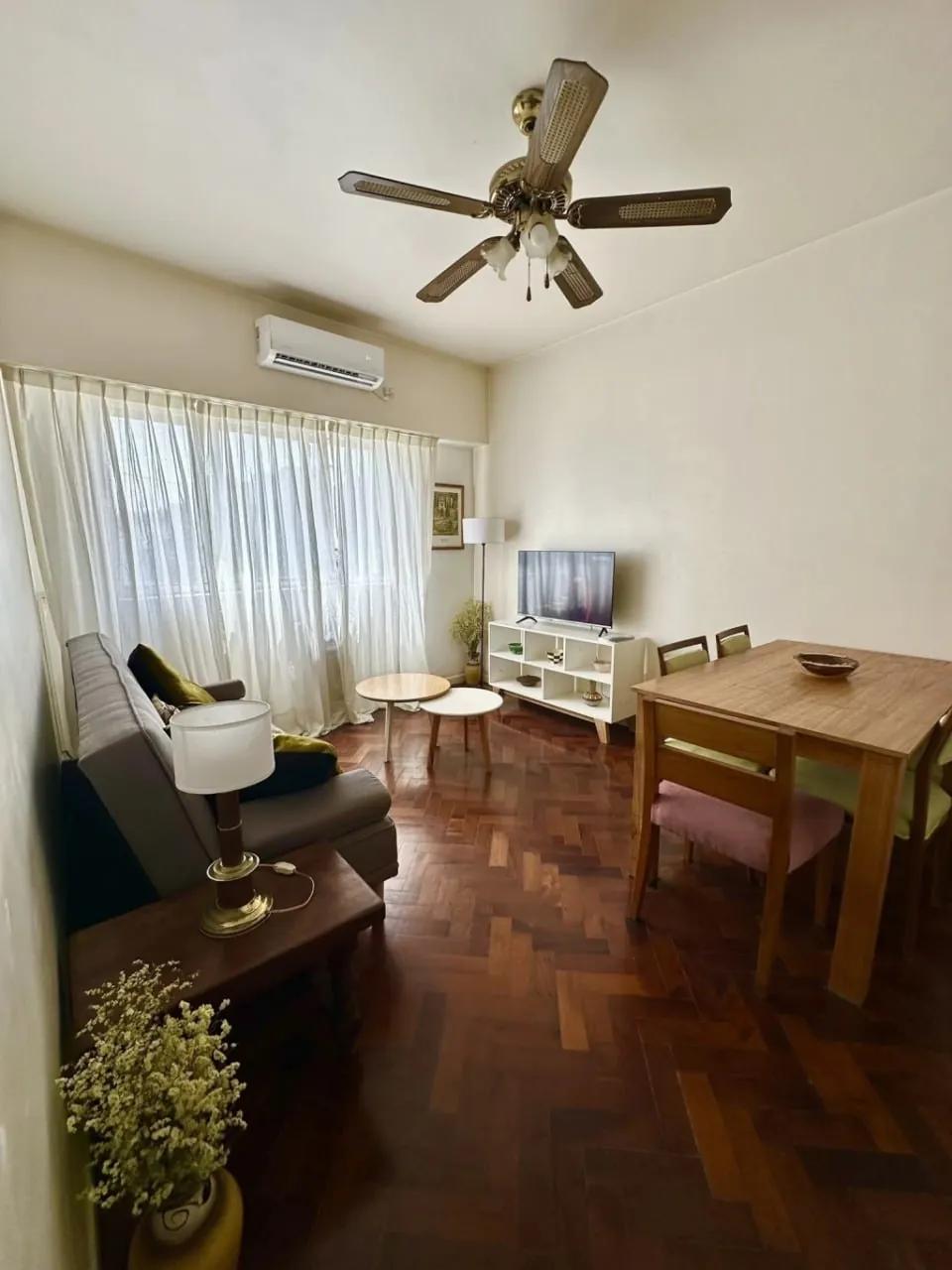 2к квартира San Nicolas Montevideo 200