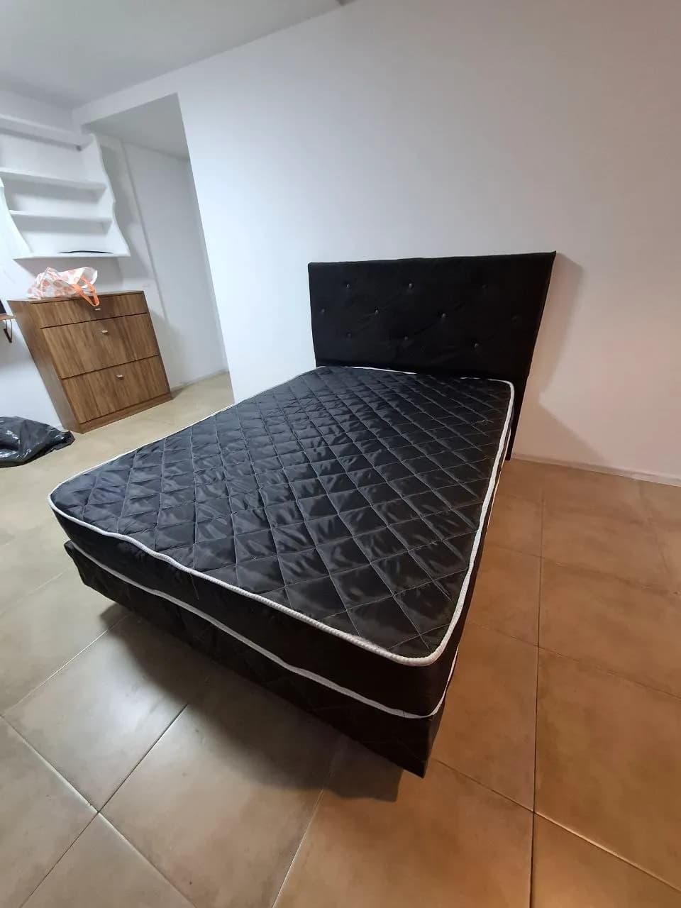 Кровать с матрасом и изголовьем 130х190