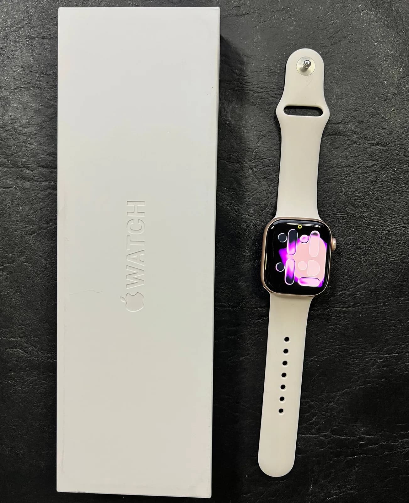 Apple Watch Series 11 и клавиатура Aula
