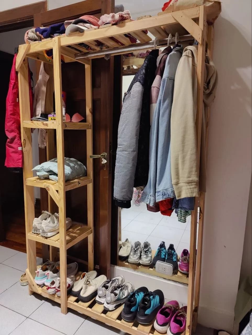 Прихожая крафтовая из дерева