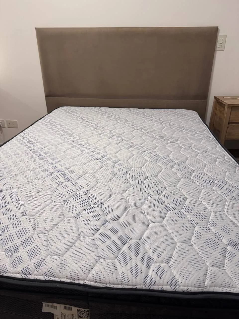 Новый пружинный матрас 140x190