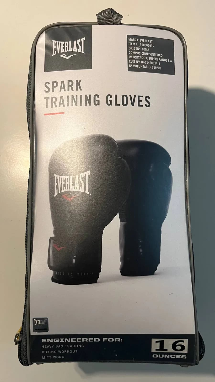 Боксёрские перчатки Everlast Spark 16 унций