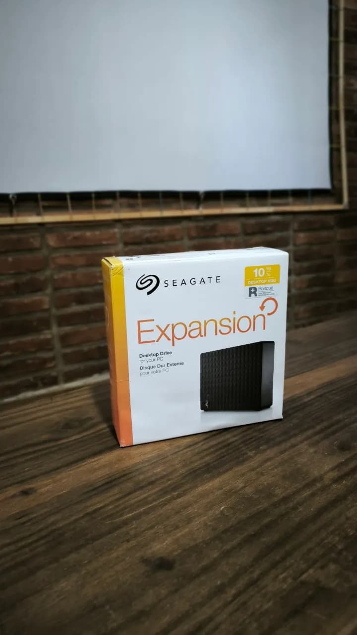 Внешний диск Seagate Expansion 10 ТБ