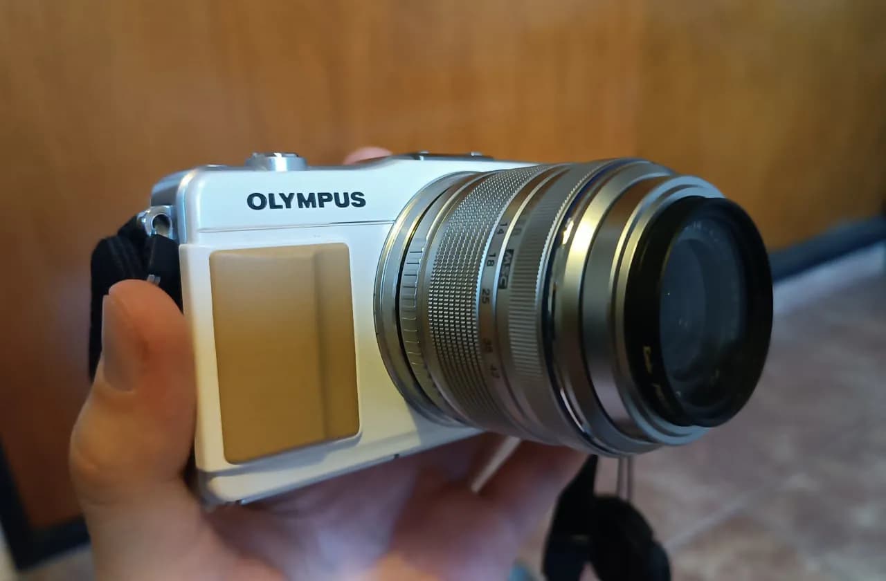 Камера Olympus PEN Mini E-PM2