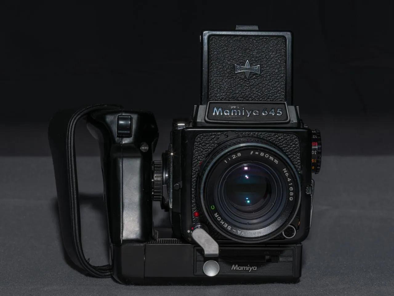 Плёночная камера Mamiya 645 1000S комплект