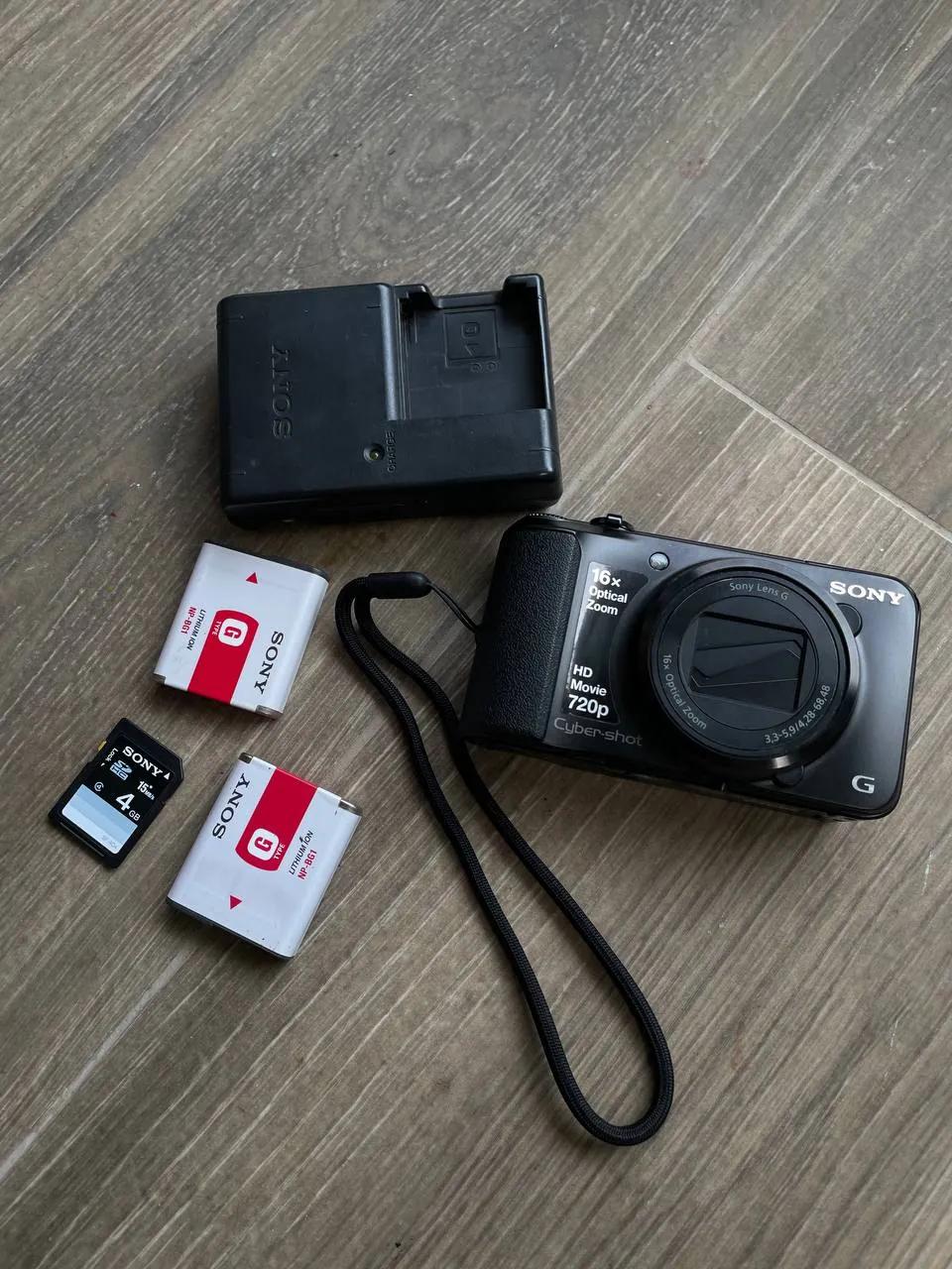 Компактная камера Sony Cyber-shot H90