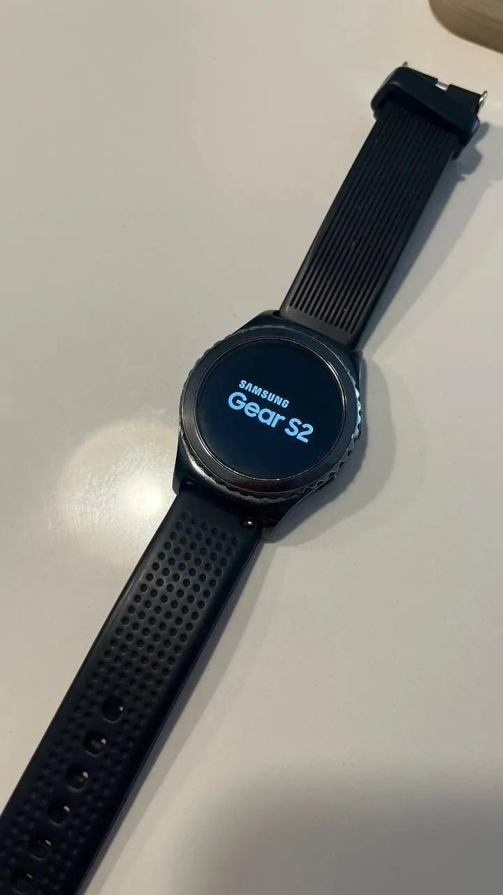 Samsung Gear S2 Classic смарт-часы