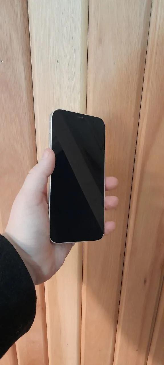 iPhone 12 64GB оригинальный не вскрывался