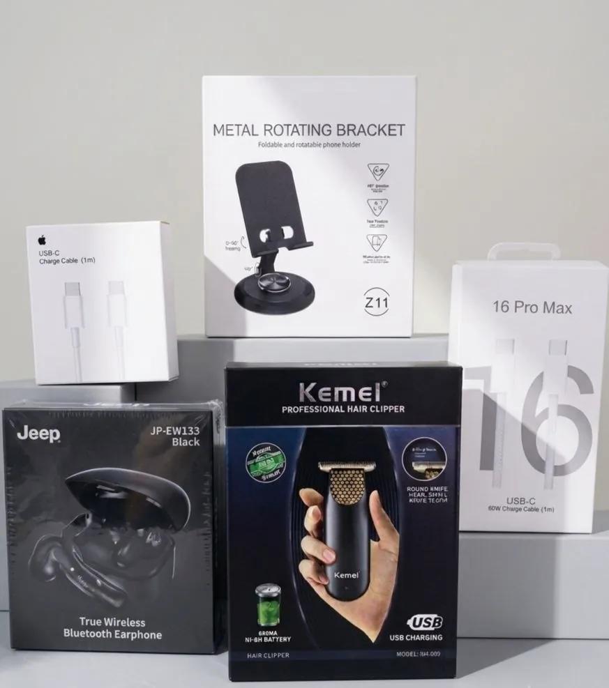 Бритва-триммер, наушники, кабели, подставка новые