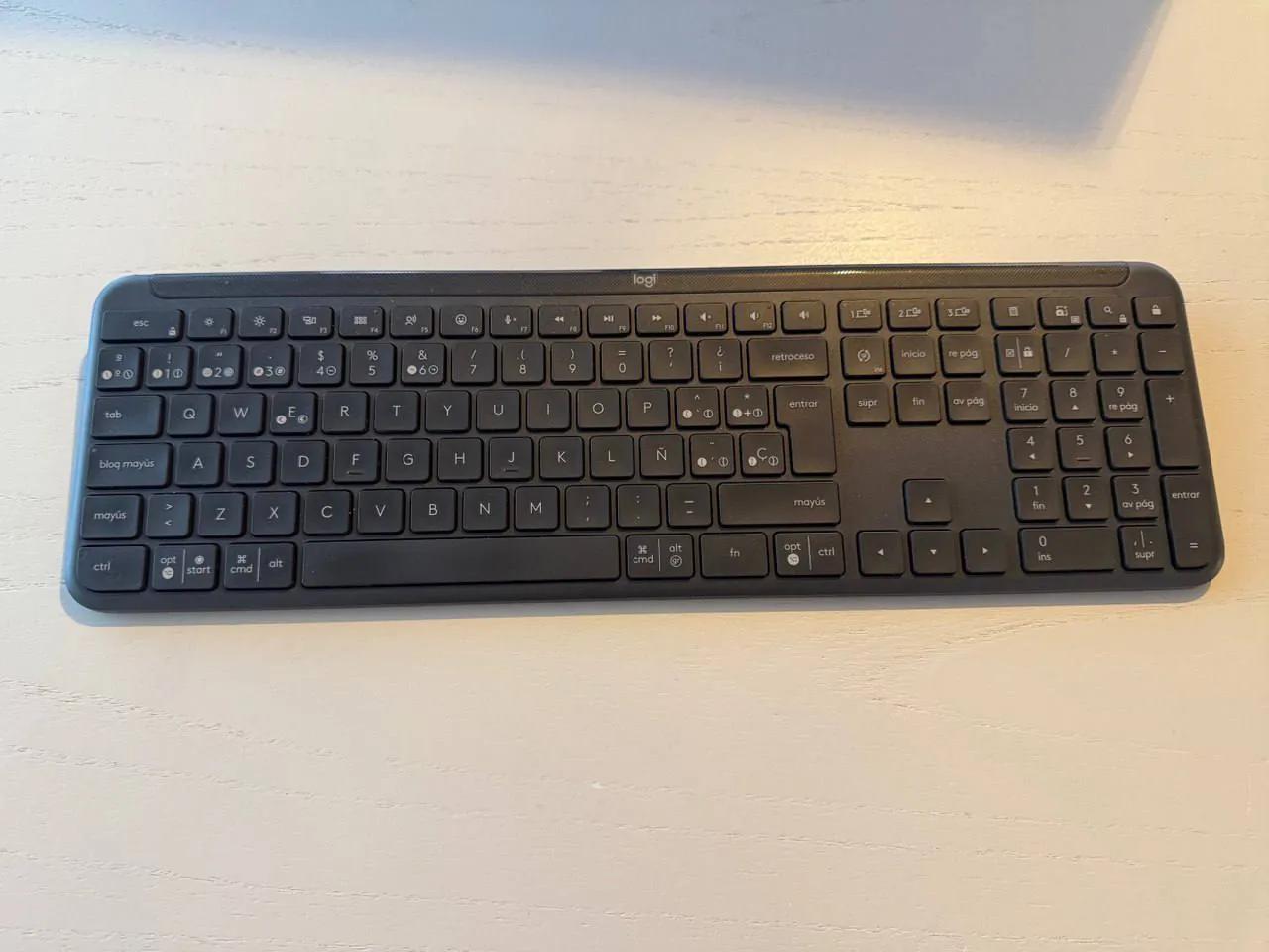 Клавиатура Bluetooth Logitech испанская раскладка