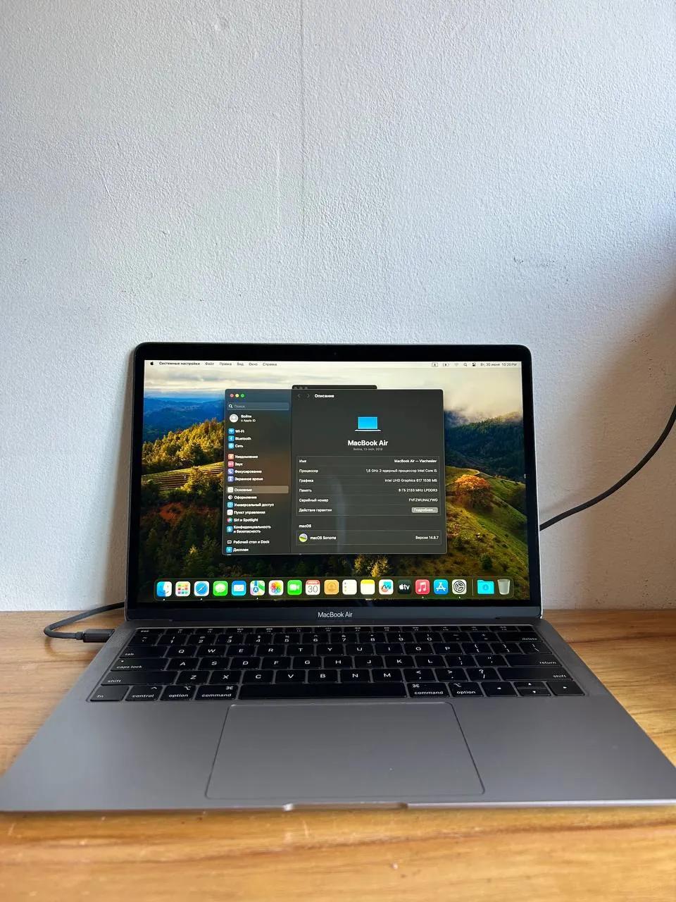 MacBook Air 13 2019 128GB новая батарея