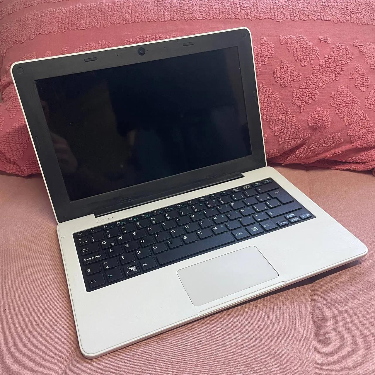 Нетбук Noblex SF20GM7 2022 8GB