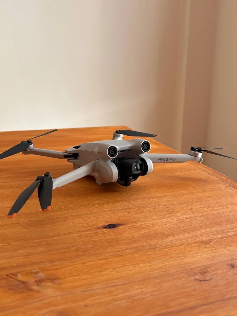 Дрон DJI Mini 3 Pro с пультом