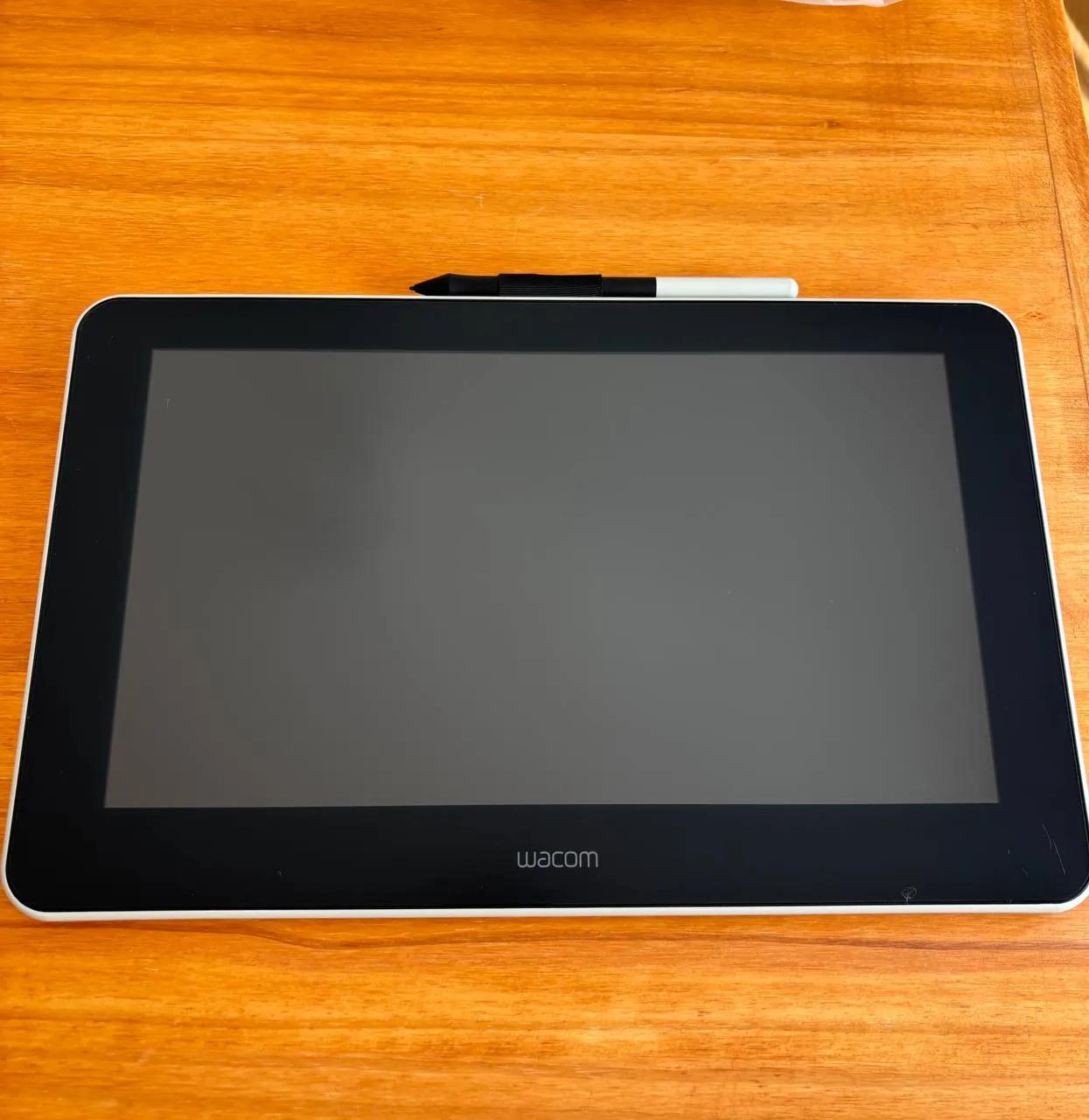 Графический планшет Wacom One 13 DTC33