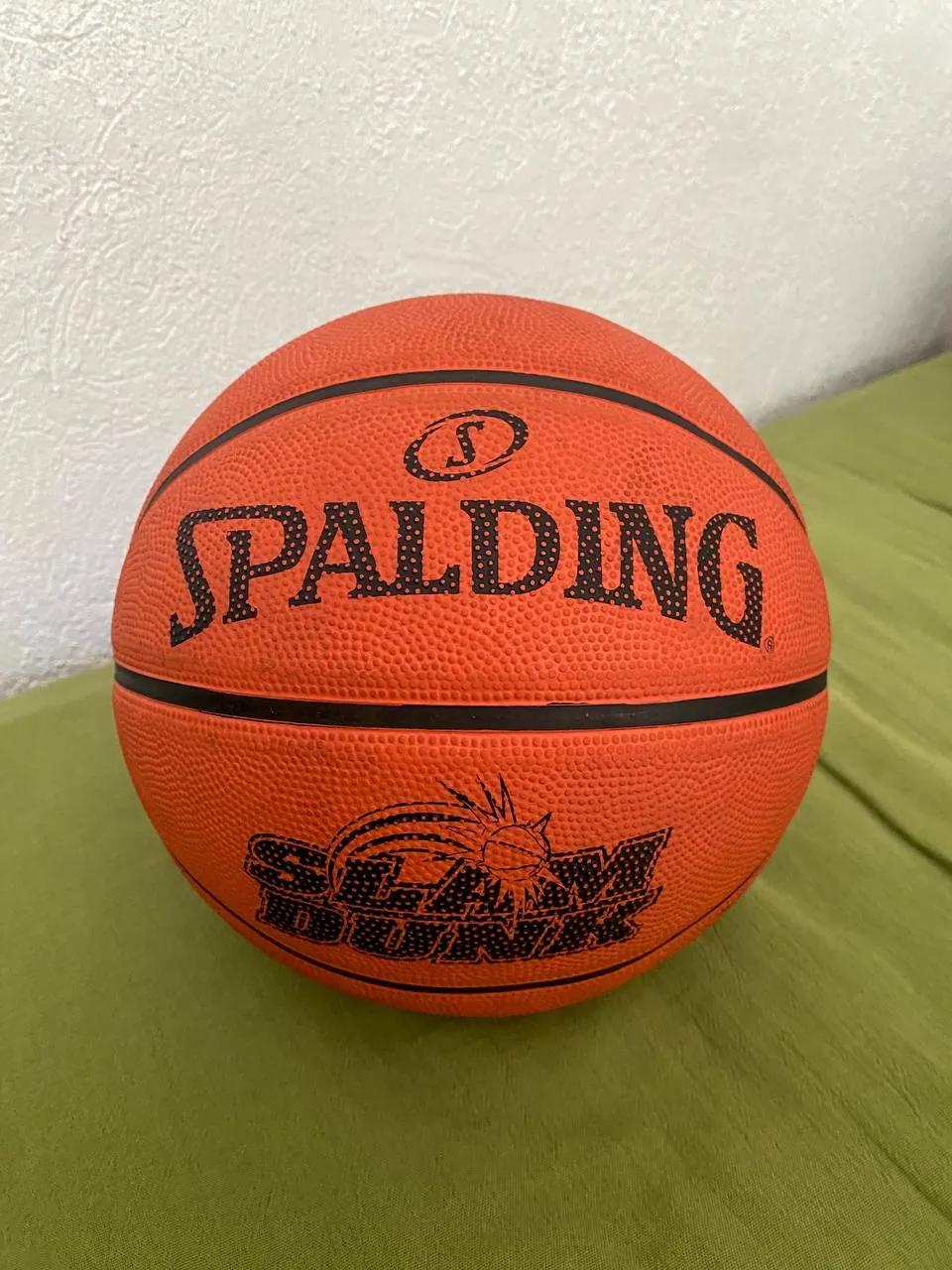 Баскетбольный мяч Spalding б/у 2 раза