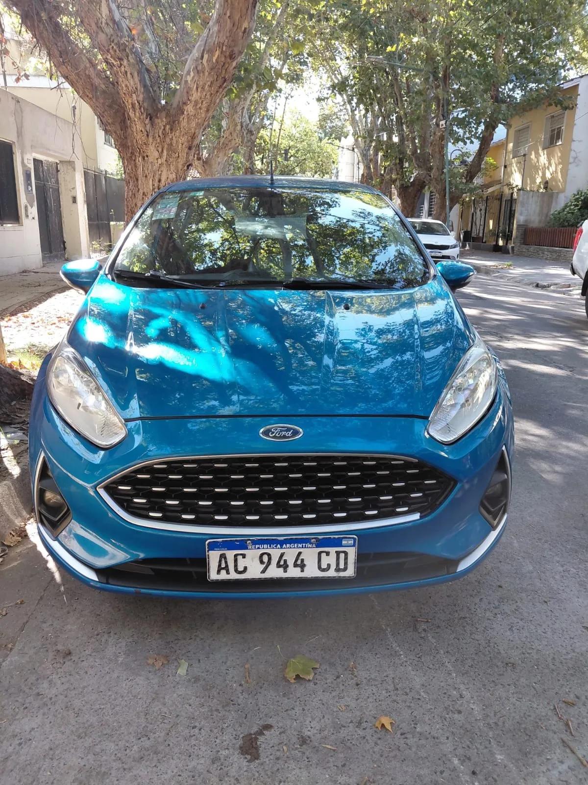 Ford Fiesta SE Plus Full 2018 один владелец