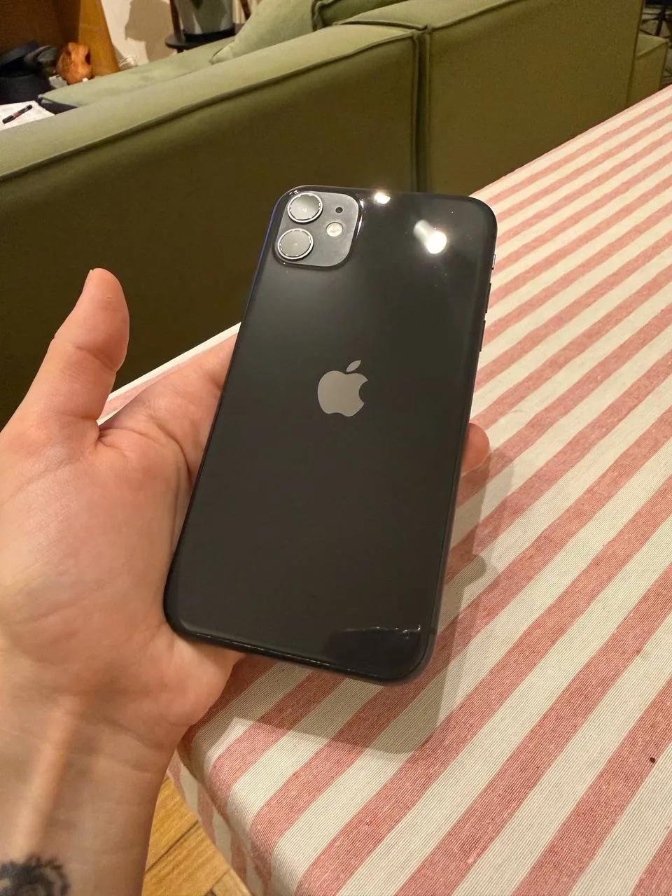 iPhone 11 128GB хорошее состояние
