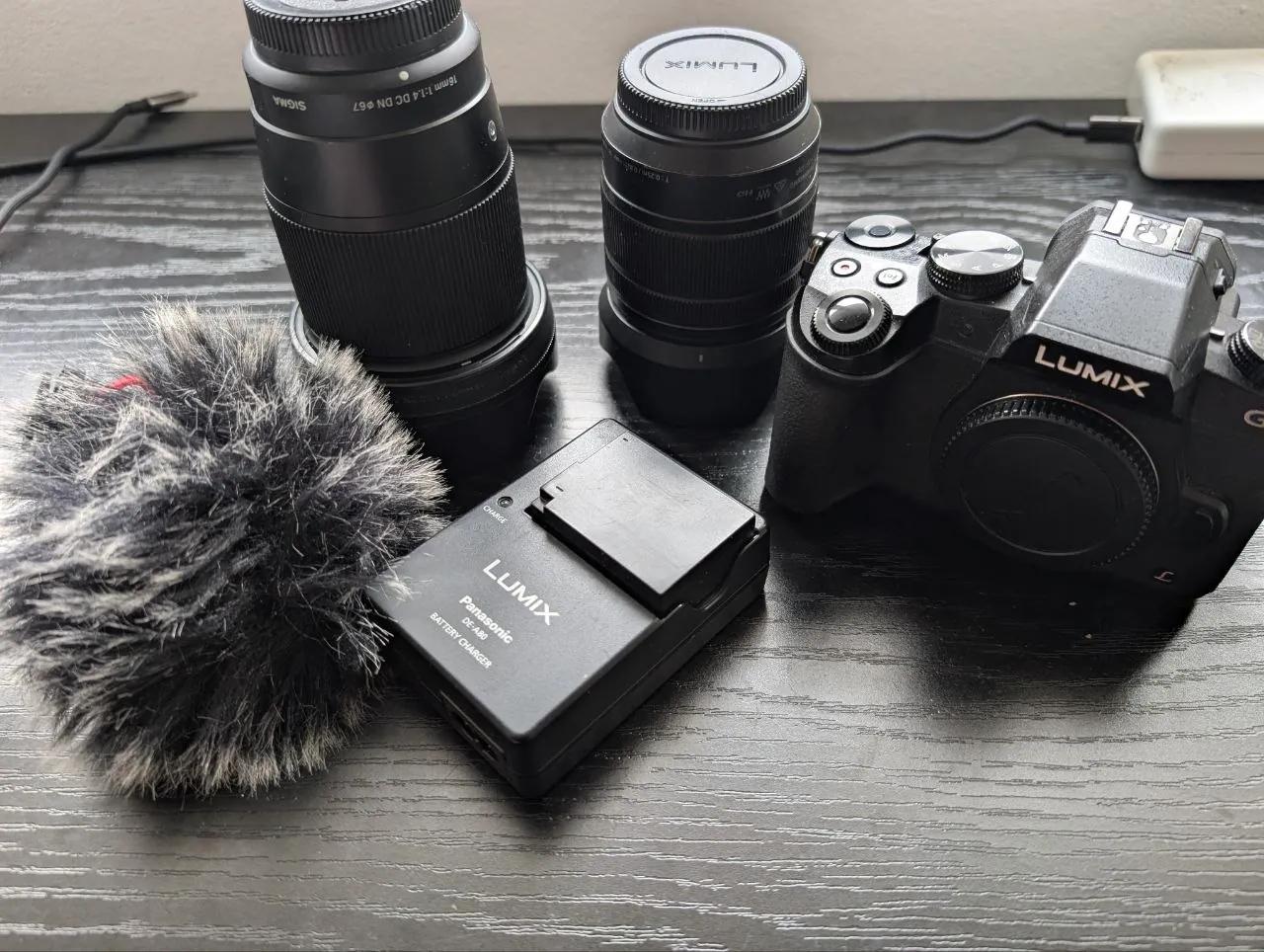 Panasonic Lumix G80 беззеркалка два объектива микрофон