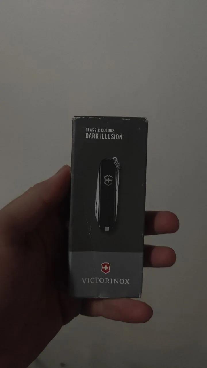 Victorinox Classic швейцарский нож