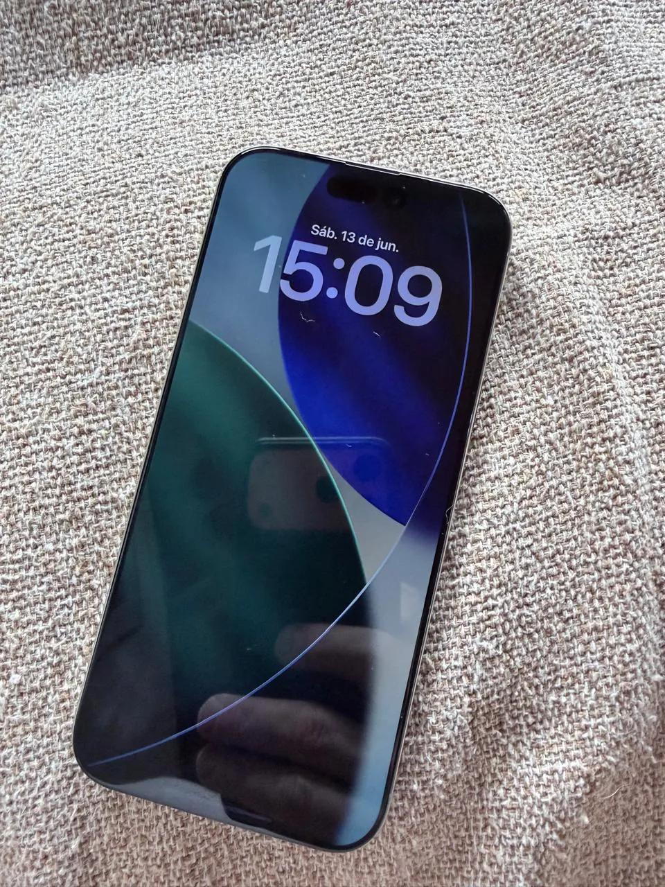 iPhone 16 Pro Max 256 ГБ серый титан разблокированный