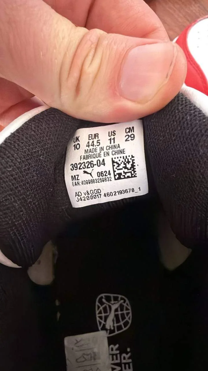 Продам кроссовки оригинальные 2
