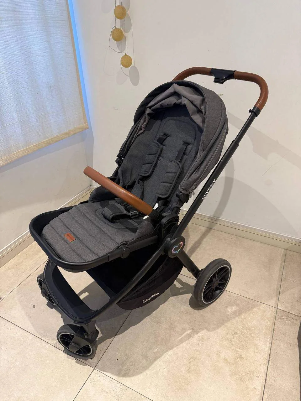 Продам отличную  коляску 3в1 Carestino Beverly V2 2