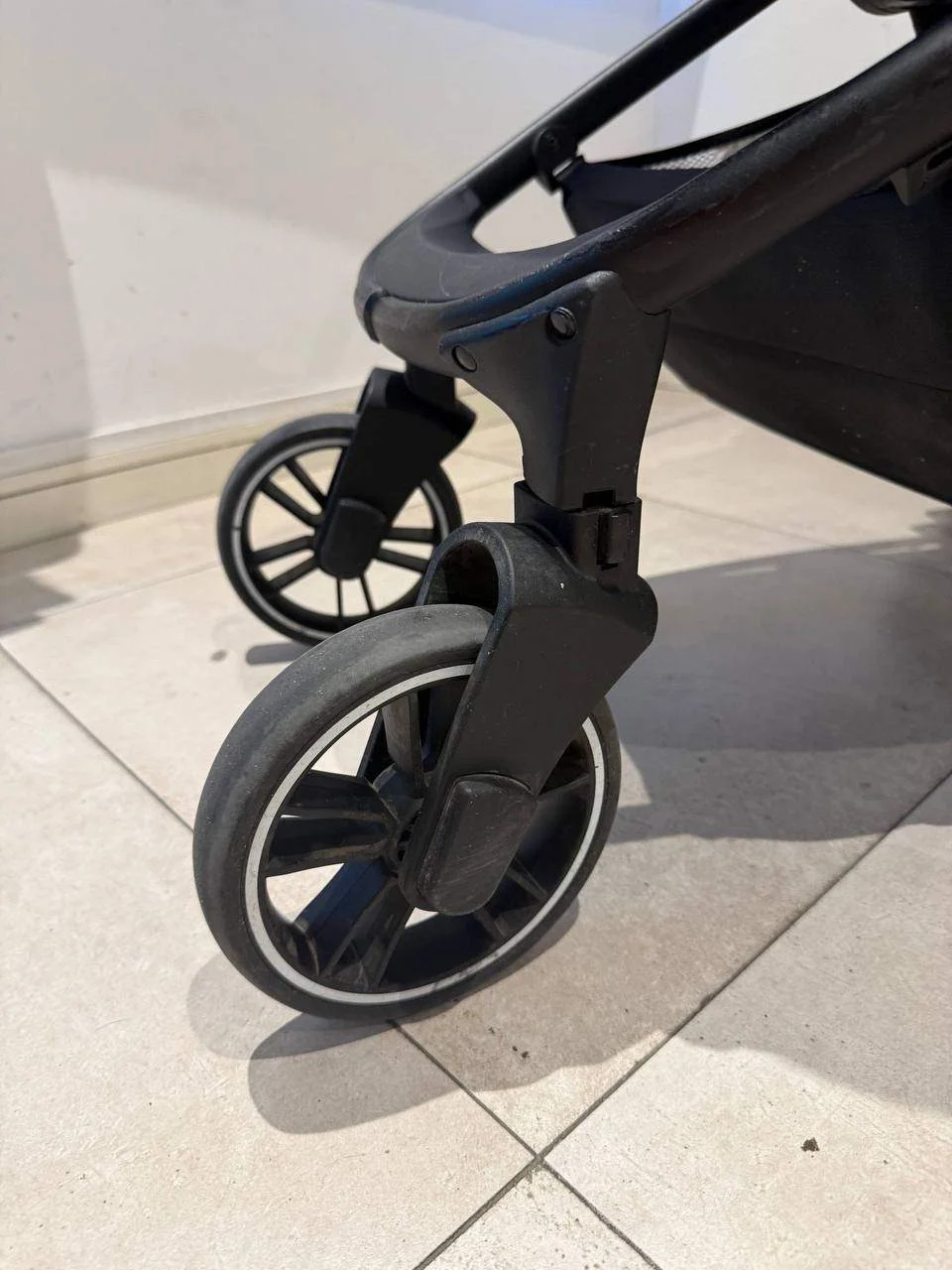 Продам отличную  коляску 3в1 Carestino Beverly V2 1